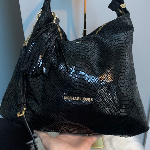 Authentic Michael Kors black snake print lightweight hobo slouch bag - Picture 5 of 17